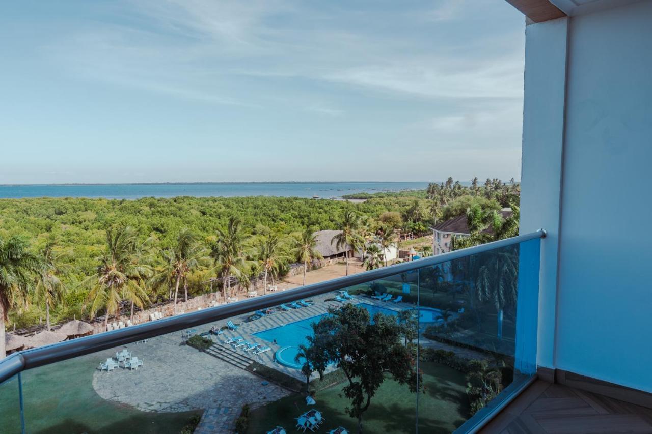 Tanga Beach Resort & Spa Exterior photo